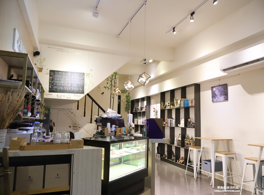 高雄咖啡廳 新銳咖啡高雄鼎中店 與朋友盡情暢談相聚的深夜咖啡廳