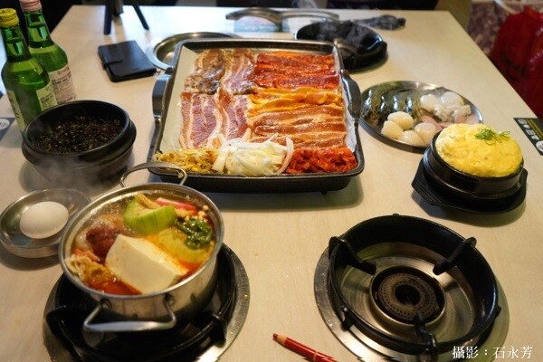一中商圈推薦「肉部長韓式平價烤肉鍋物」自助吧無限暢飲(吃)