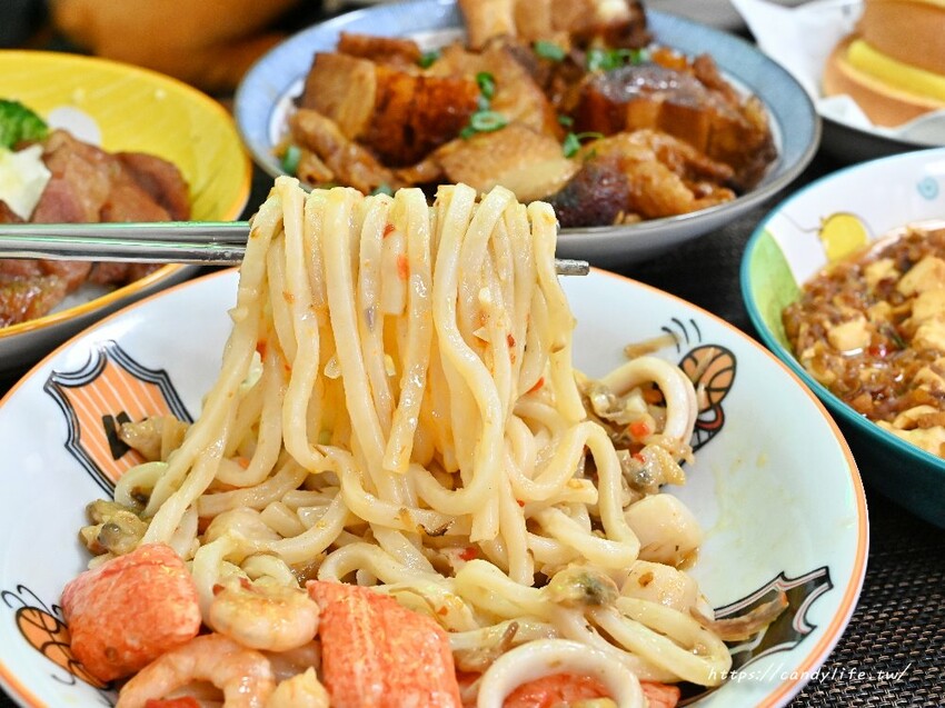 米克C房｜台中隱藏版寵物友善港式特色料理，餐點道道令人驚豔，還有毛小孩料理～