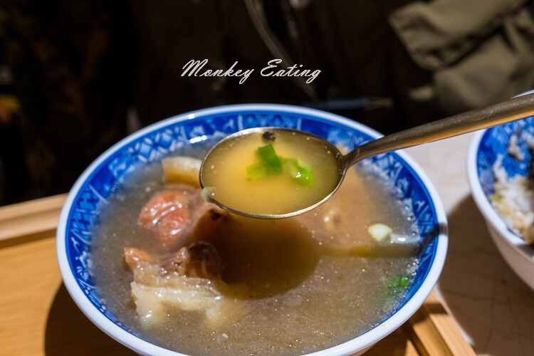 【台中北區】中港路邊｜古早味台式丼飯，經典滷豬腳、爌肉、肉燥飯。中友百貨美食推薦 - 貪吃猴的幻想