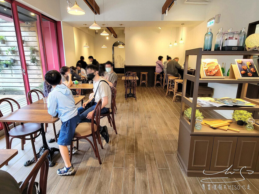 【松山區咖啡廳】Main Mano 曼瑪儂 ➤ 日本超人氣麵包店!Boulangerie et café 不只麵包好吃,餐點也一級棒