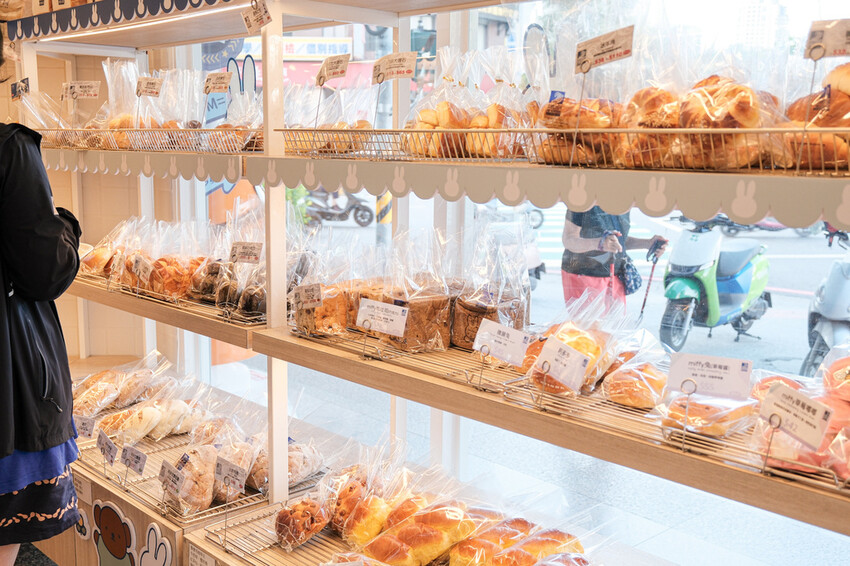 台中南屯｜與miffy聯名太可愛！各種miffy造型麵包蛋糕