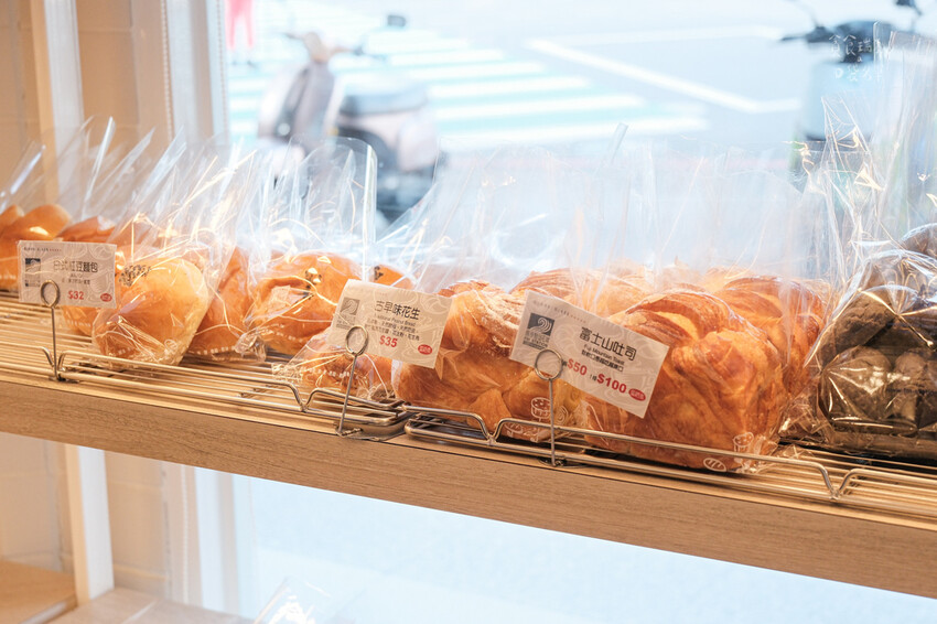 台中南屯｜與miffy聯名太可愛！各種miffy造型麵包蛋糕