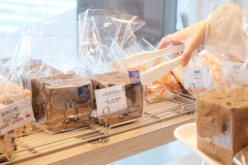 台中南屯｜與miffy聯名太可愛！各種miffy造型麵包蛋糕