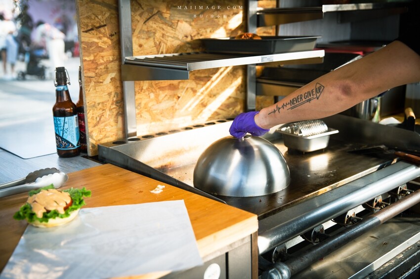 台北美食|儒私廚Root Kitchen~2023美式漢堡餐車最新品牌!經典的美式漢堡這家很厲害,新北美式漢堡推薦