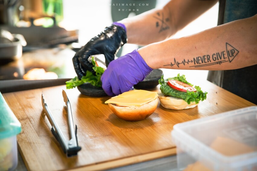 台北美食|儒私廚Root Kitchen~2023美式漢堡餐車最新品牌!經典的美式漢堡這家很厲害,新北美式漢堡推薦