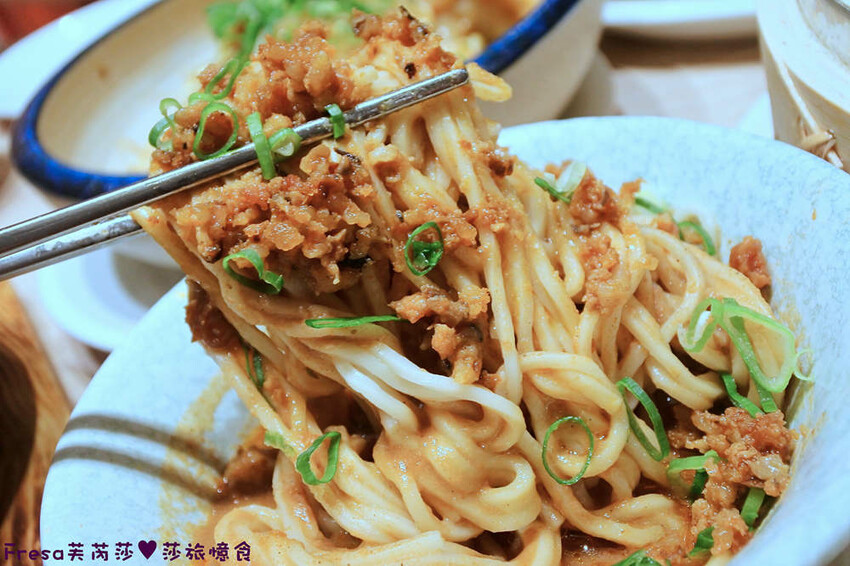 台南聚餐【漢來上海湯包】湯包蒸點生煎湯包超熱門必點！圓桌長桌聚會用餐人氣餐廳│台南店│南紡購物中心│東