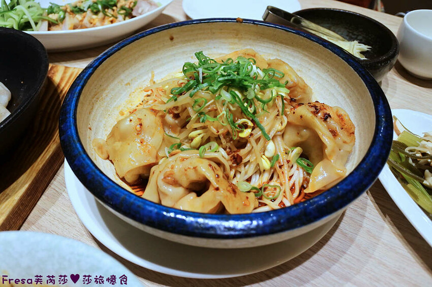 台南聚餐【漢來上海湯包】湯包蒸點生煎湯包超熱門必點！圓桌長桌聚會用餐人氣餐廳│台南店│南紡購物中心│東