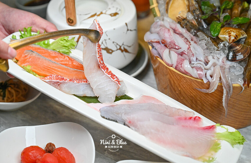 不加牛油的麻辣鍋，葷素皆可，而且還可以喝~飯後還有桌邊手沖豆花秀 -妮妮布魯