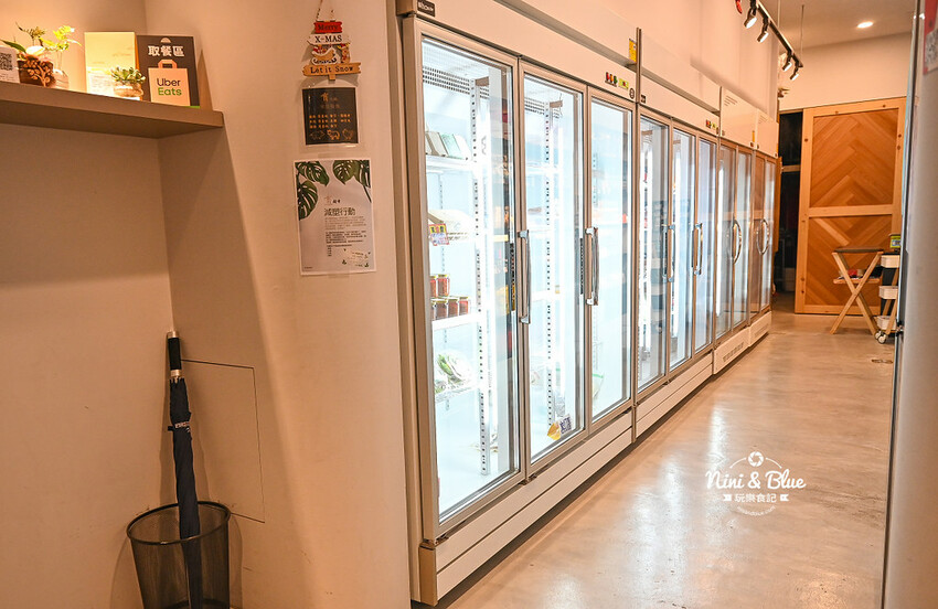 不加牛油的麻辣鍋，葷素皆可，而且還可以喝~飯後還有桌邊手沖豆花秀 -妮妮布魯