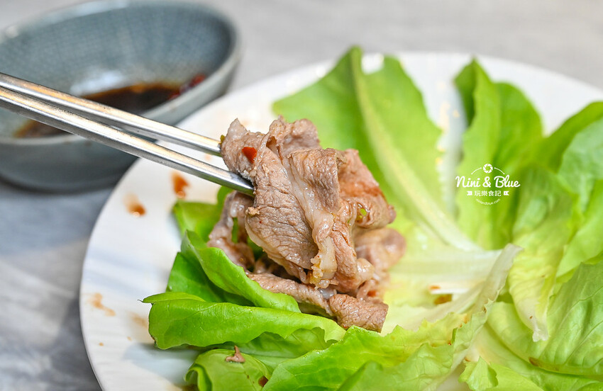 不加牛油的麻辣鍋，葷素皆可，而且還可以喝~飯後還有桌邊手沖豆花秀 -妮妮布魯