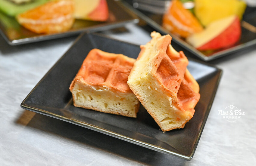 不加牛油的麻辣鍋，葷素皆可，而且還可以喝~飯後還有桌邊手沖豆花秀 -妮妮布魯