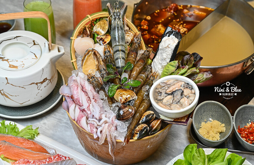 不加牛油的麻辣鍋，葷素皆可，而且還可以喝~飯後還有桌邊手沖豆花秀 -妮妮布魯