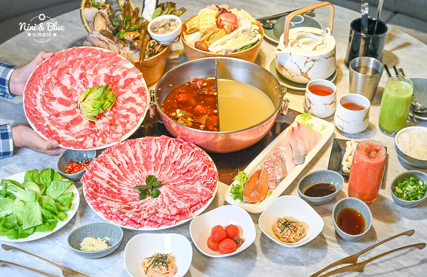 不加牛油的麻辣鍋，葷素皆可，而且還可以喝~飯後還有桌邊手沖豆花秀 -妮妮布魯