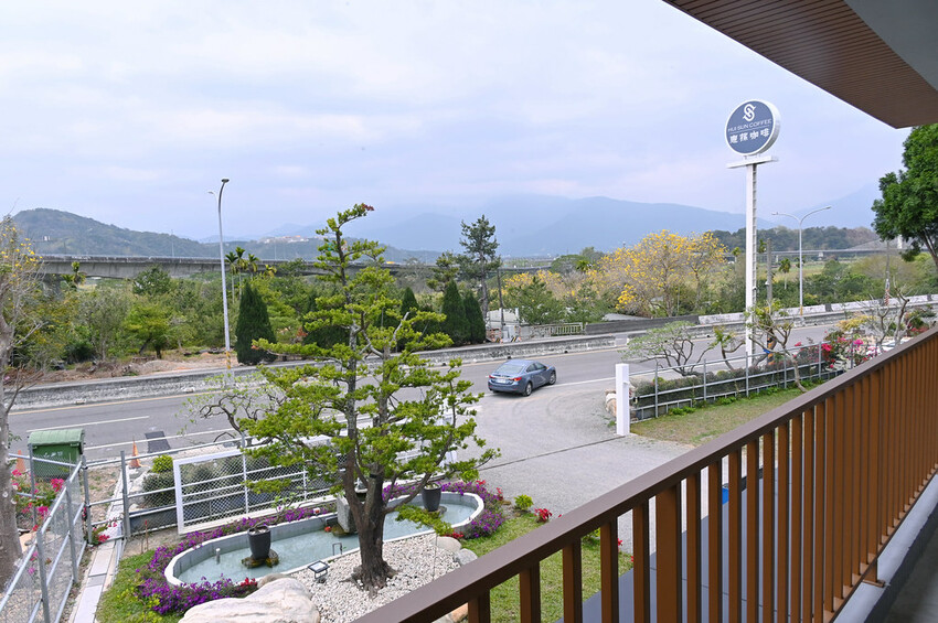 南投豪華莊園森林系咖啡館 南投親子景點 南投約會餐廳推薦_台灣惠蓀咖啡埔里品牌館