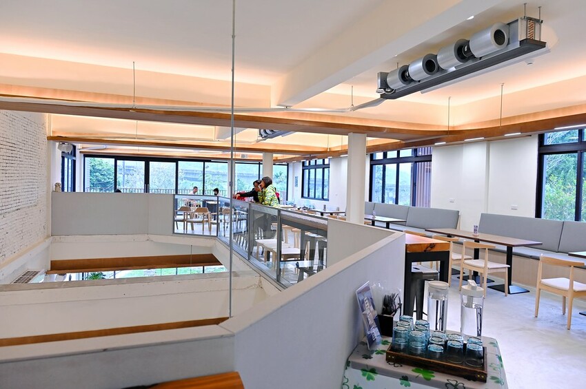 南投豪華莊園森林系咖啡館 南投親子景點 南投約會餐廳推薦_台灣惠蓀咖啡埔里品牌館