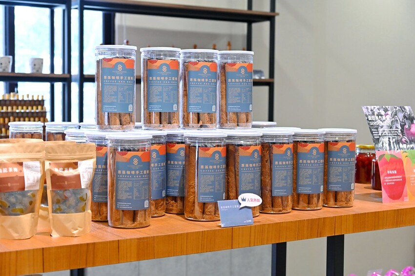 南投豪華莊園森林系咖啡館 南投親子景點 南投約會餐廳推薦_台灣惠蓀咖啡埔里品牌館