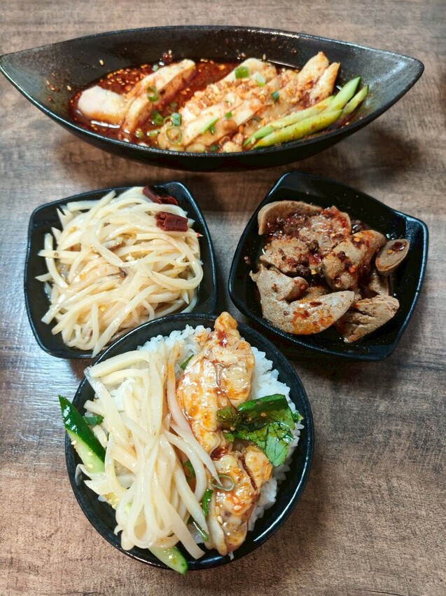 “古亭站美食”蜀來飽重慶小麵--吃過就回不去的經典酸辣粉/