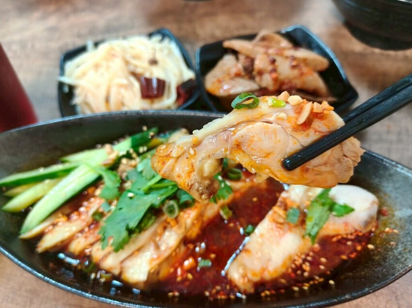 “古亭站美食”蜀來飽重慶小麵--吃過就回不去的經典酸辣粉/