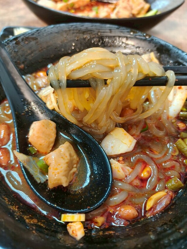 “古亭站美食”蜀來飽重慶小麵--吃過就回不去的經典酸辣粉/