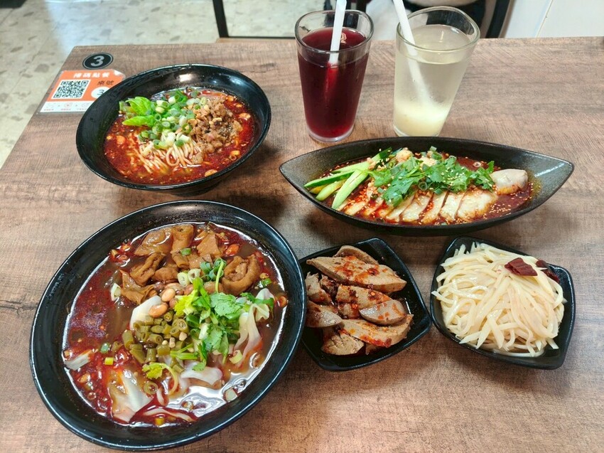 “古亭站美食”蜀來飽重慶小麵--吃過就回不去的經典酸辣粉/