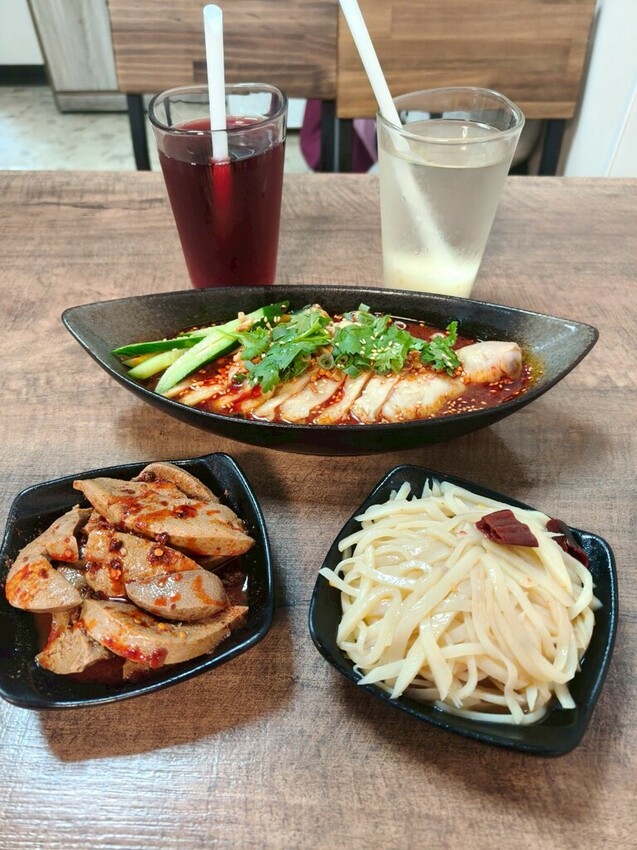 “古亭站美食”蜀來飽重慶小麵--吃過就回不去的經典酸辣粉/