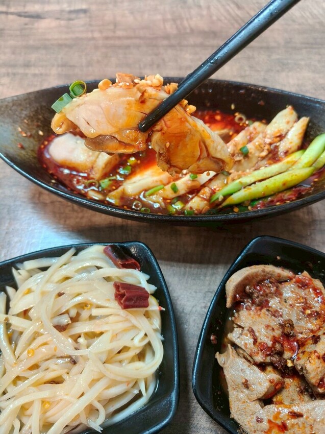 “古亭站美食”蜀來飽重慶小麵--吃過就回不去的經典酸辣粉/