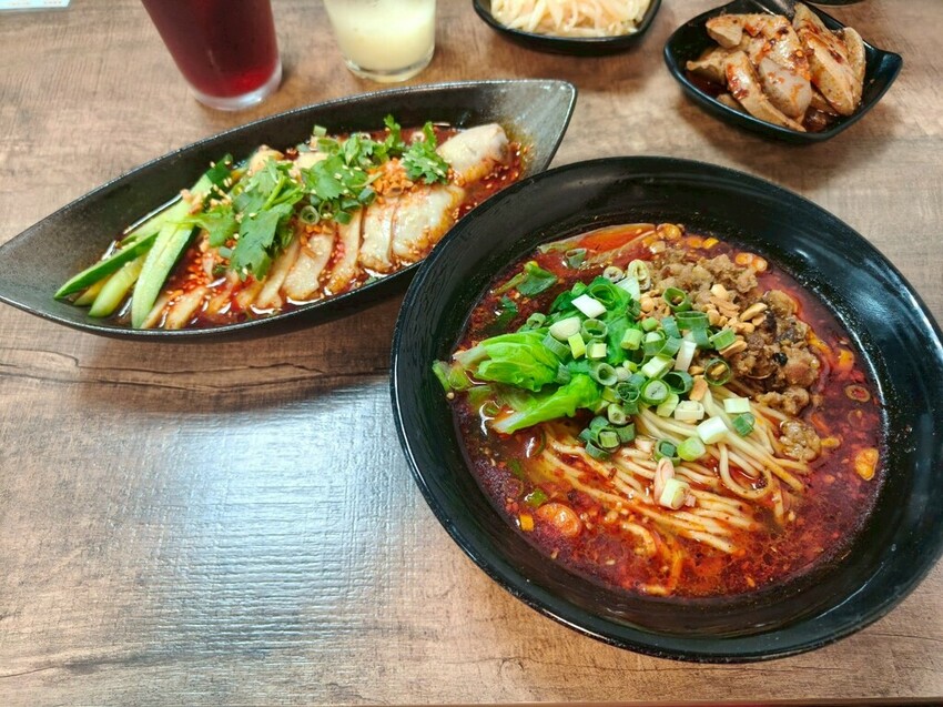 “古亭站美食”蜀來飽重慶小麵--吃過就回不去的經典酸辣粉/