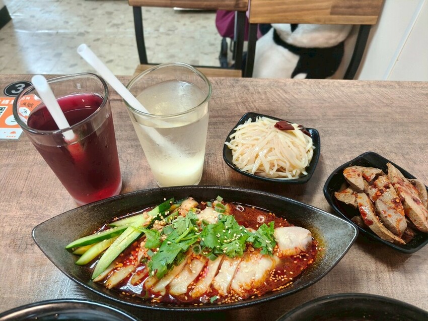 “古亭站美食”蜀來飽重慶小麵--吃過就回不去的經典酸辣粉/