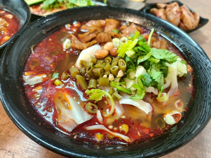 “古亭站美食”蜀來飽重慶小麵--吃過就回不去的經典酸辣粉/