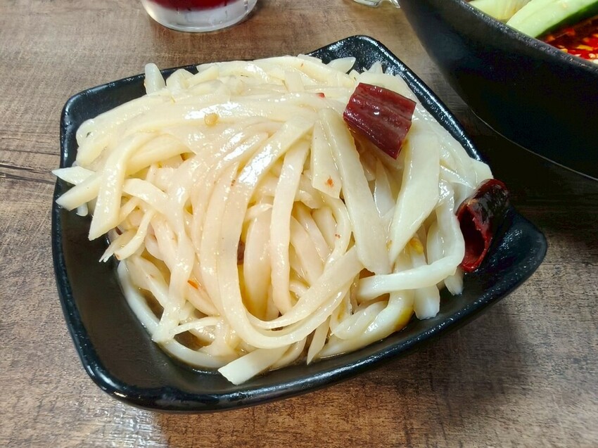 “古亭站美食”蜀來飽重慶小麵--吃過就回不去的經典酸辣粉/
