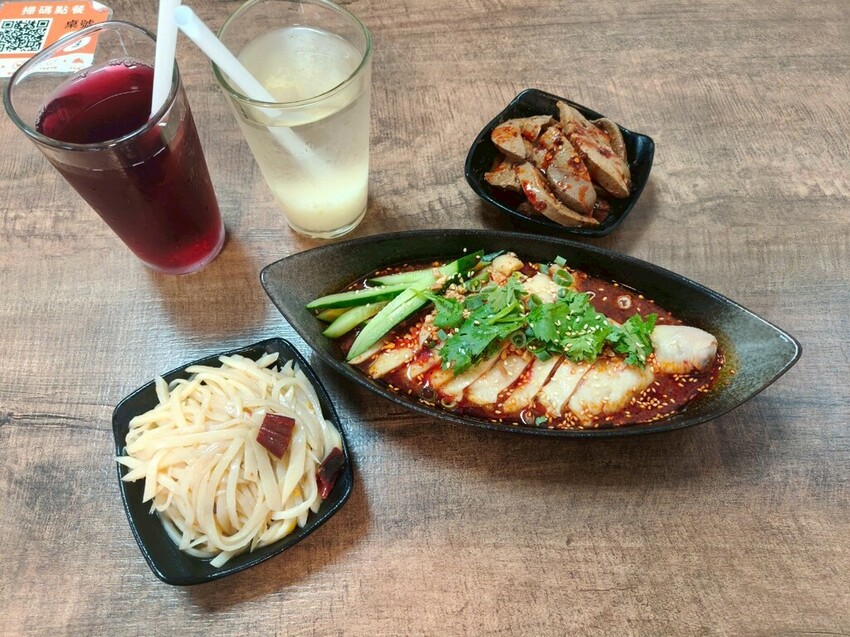 “古亭站美食”蜀來飽重慶小麵--吃過就回不去的經典酸辣粉/