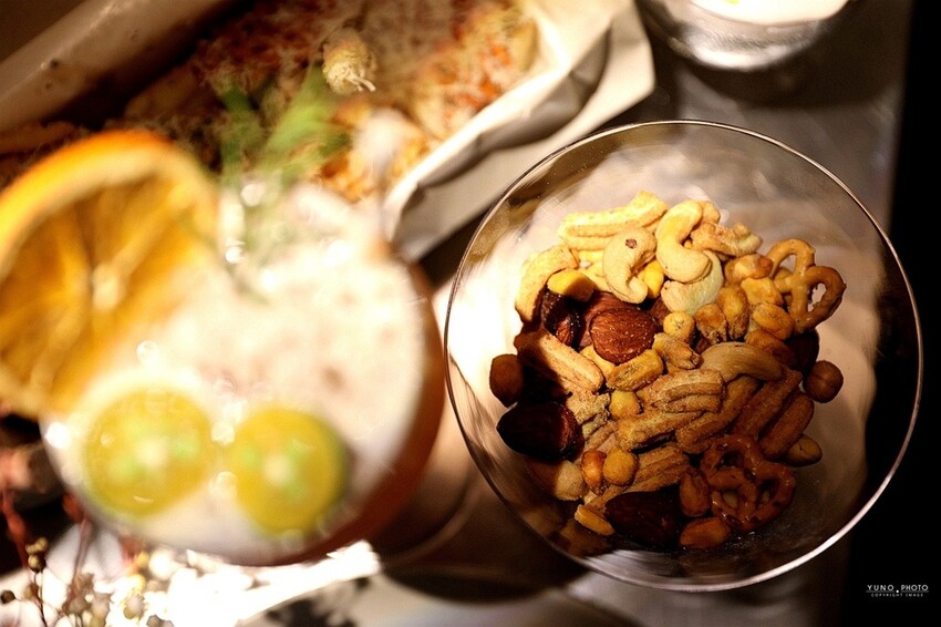 【墾丁大街酒吧】白天不懂夜的美 酒鬼必訪！燈光美氣氛佳 敬南國一杯｜昆汀Bar&Food（屏東恆春）