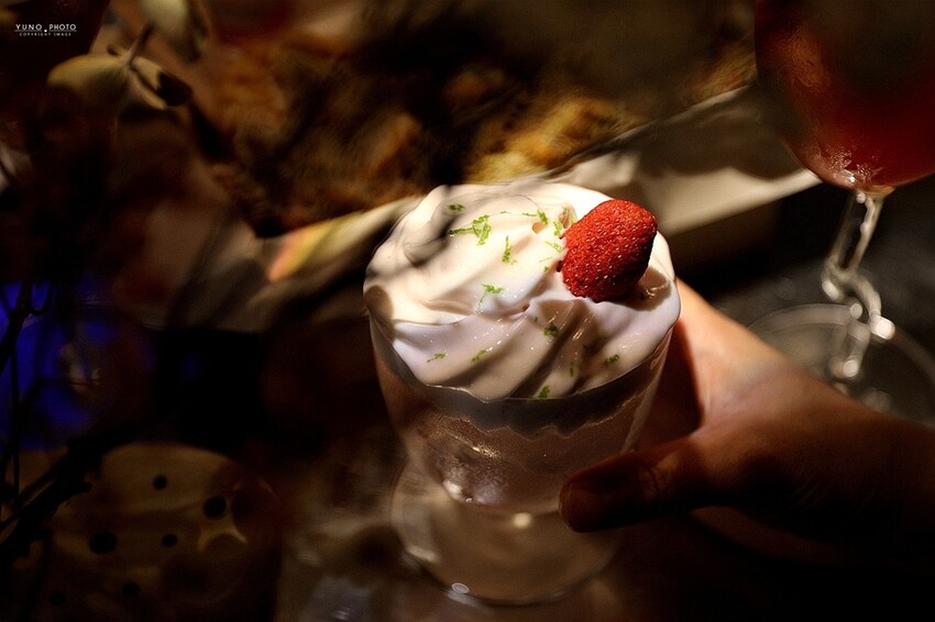 【墾丁大街酒吧】白天不懂夜的美 酒鬼必訪！燈光美氣氛佳 敬南國一杯｜昆汀Bar&Food（屏東恆春）