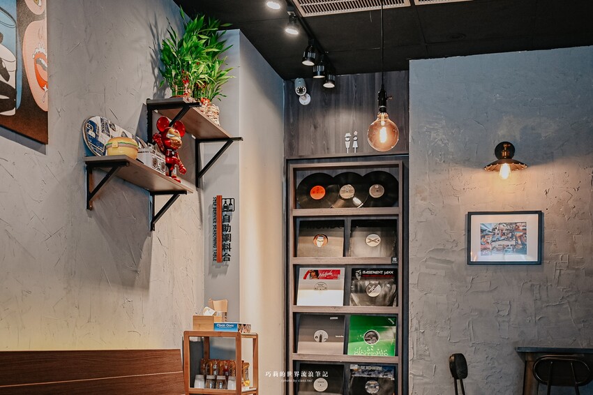 台中美式漢堡現點現做juicy會滴汁！薯條或沙拉二選一，還有無限暢飲喝到飽