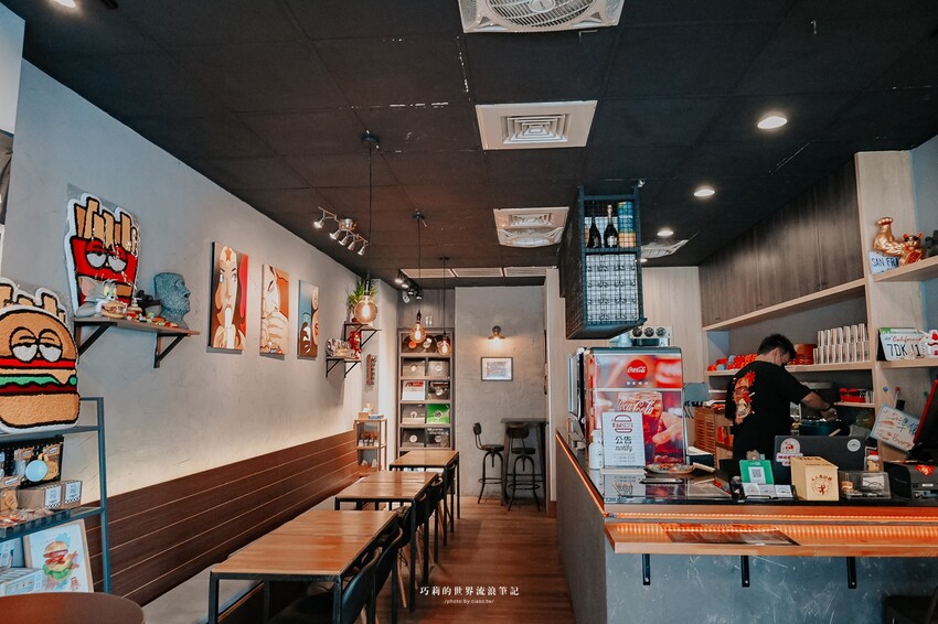 台中美式漢堡現點現做juicy會滴汁！薯條或沙拉二選一，還有無限暢飲喝到飽