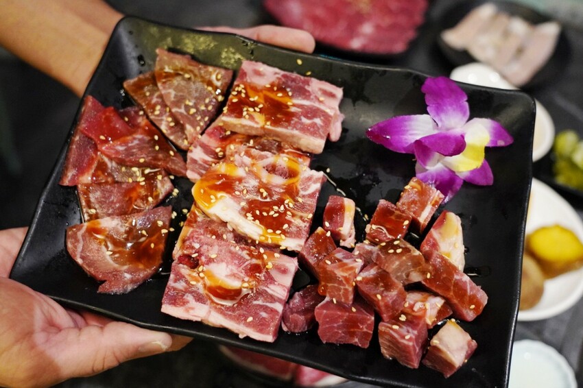 498元就能燒肉吃到飽!菜單+自助超過100種選擇,120分鐘讓你點滿,688元就有和牛、神戶牛、牛舌~