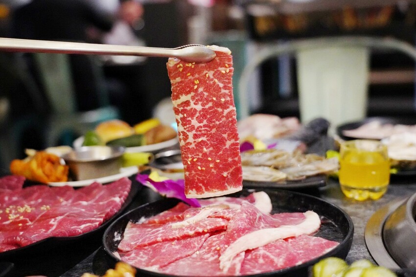 498元就能燒肉吃到飽!菜單+自助超過100種選擇,120分鐘讓你點滿,688元就有和牛、神戶牛、牛舌~