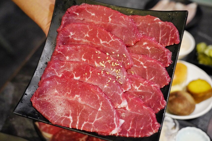 498元就能燒肉吃到飽!菜單+自助超過100種選擇,120分鐘讓你點滿,688元就有和牛、神戶牛、牛舌~