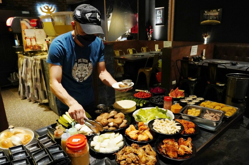 498元就能燒肉吃到飽!菜單+自助超過100種選擇,120分鐘讓你點滿,688元就有和牛、神戶牛、牛舌~