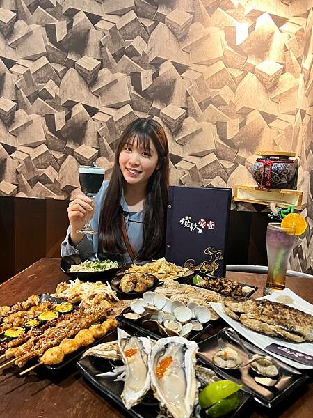 (新莊美食)燒玖。零壹串燒 / 海鮮 / 碳烤 新莊居酒屋串燒推薦 新鮮海鮮料理 比手掌大生蠔 生食級干貝 超好