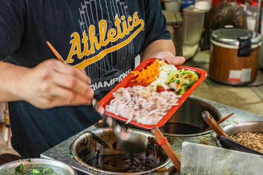 嘉義火雞肉飯只要20元!東市場頭家火雞肉飯,CP值爆表老店佛心價開吃。