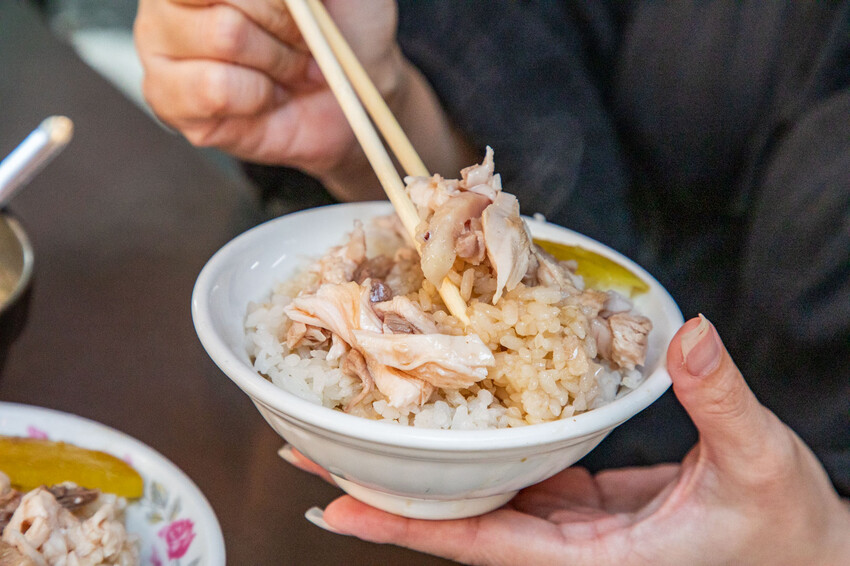 嘉義火雞肉飯只要20元!東市場頭家火雞肉飯,CP值爆表老店佛心價開吃。