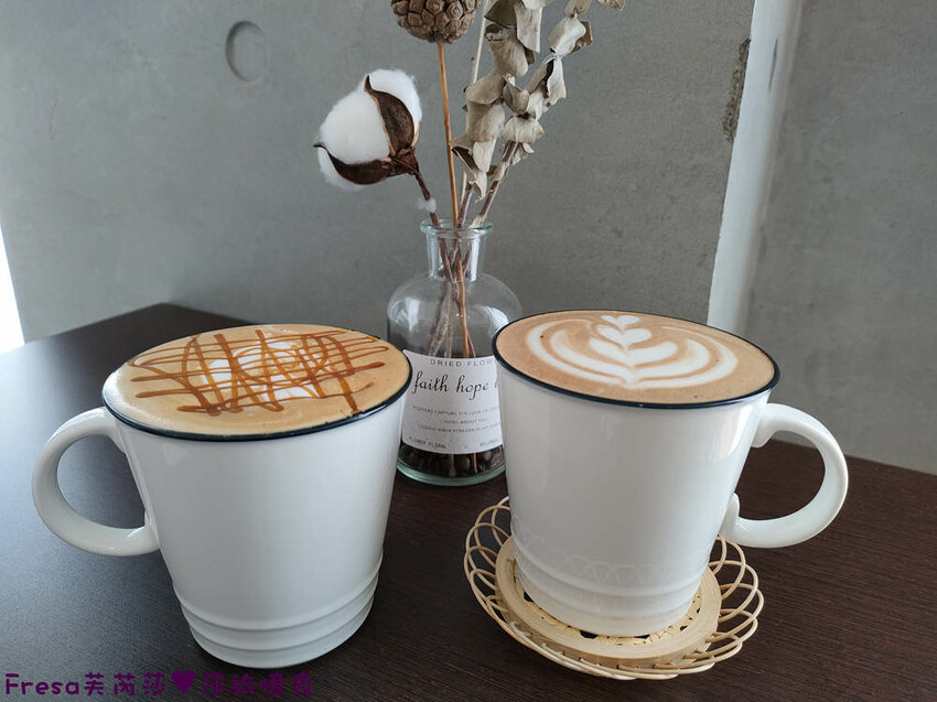 嘉義甜點【櫻桃計畫】綠意溫暖裝潢網美餐廳.千層蛋糕＋醇濃咖啡下午茶│葉綠宿旅館│西區美食