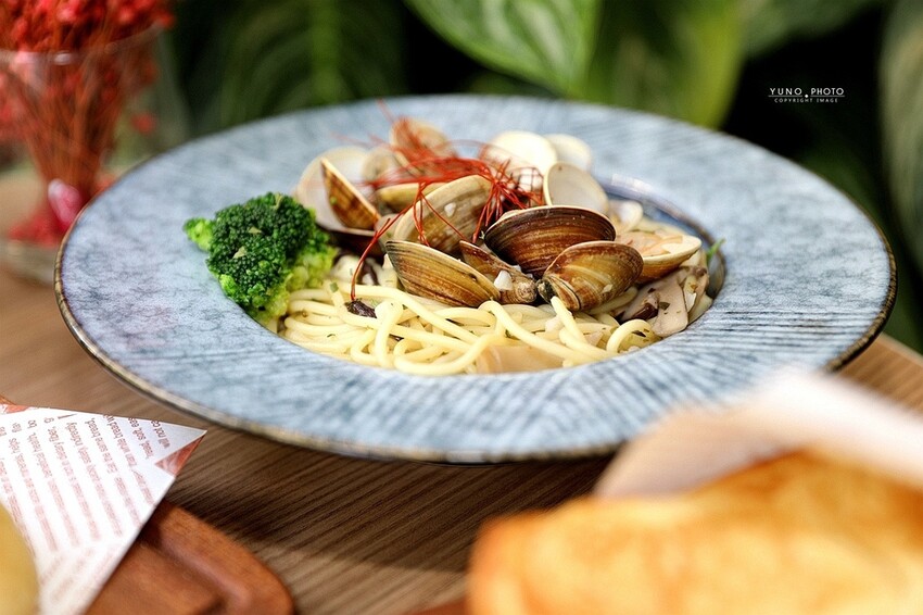 好吧早午餐Brunch｜超人氣早午餐、義大利麵店推薦！激推羅勒青醬海鮮義大利麵、鐵板泡菜燒肉蛋餅捲 網美風