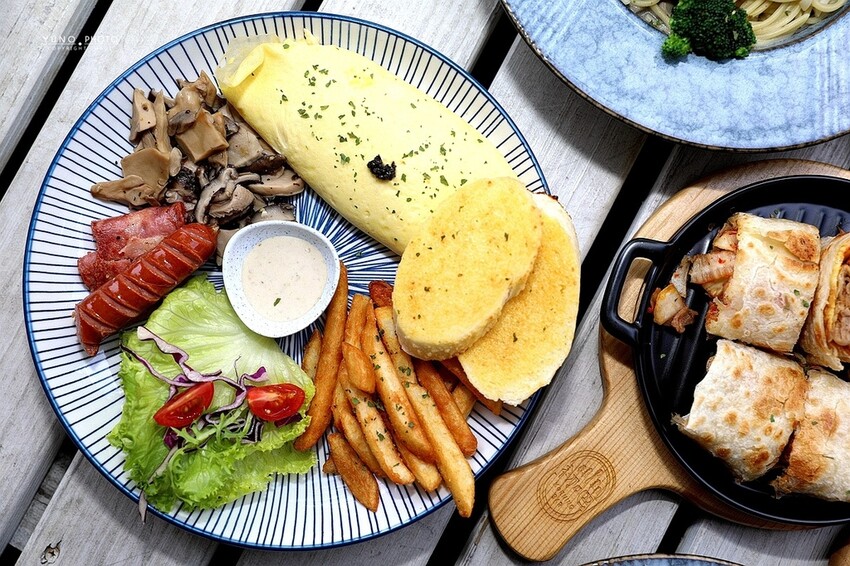 好吧早午餐Brunch｜超人氣早午餐、義大利麵店推薦！激推羅勒青醬海鮮義大利麵、鐵板泡菜燒肉蛋餅捲 網美風