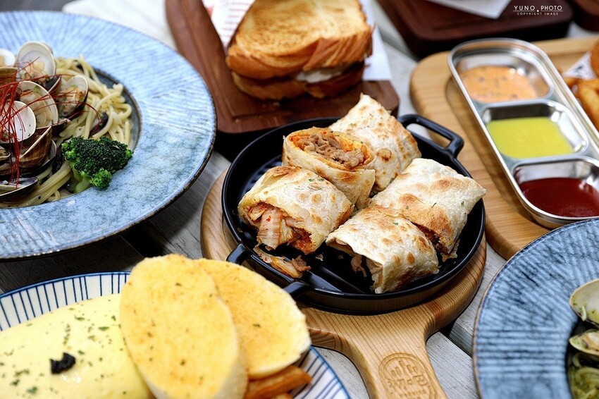 好吧早午餐Brunch｜超人氣早午餐、義大利麵店推薦！激推羅勒青醬海鮮義大利麵、鐵板泡菜燒肉蛋餅捲 網美風