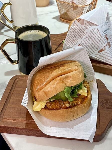 台北市士林區[天母早午餐] 好吧Brunch 高cp值超人氣早午餐 漢堡 義大利麵！#士林天母早餐 @蛋寶趴趴go