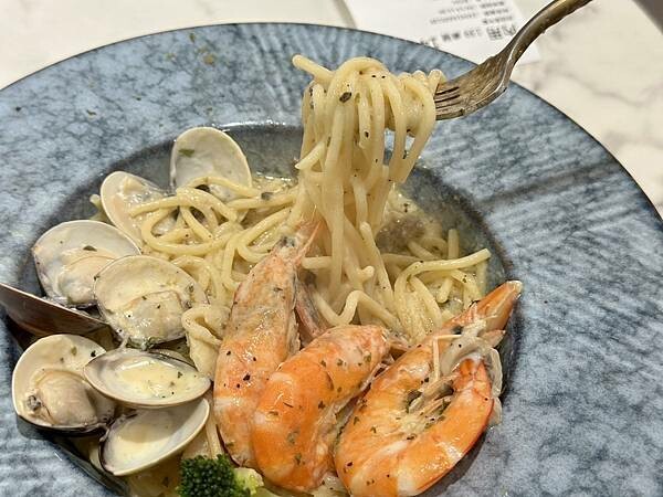 台北市士林區[天母早午餐] 好吧Brunch 高cp值超人氣早午餐 漢堡 義大利麵！#士林天母早餐 @蛋寶趴趴go