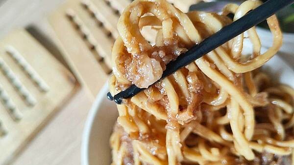 【新莊美食】老店豬血湯魯肉飯|滿滿都是大腸用料不手軟的美味大腸湯